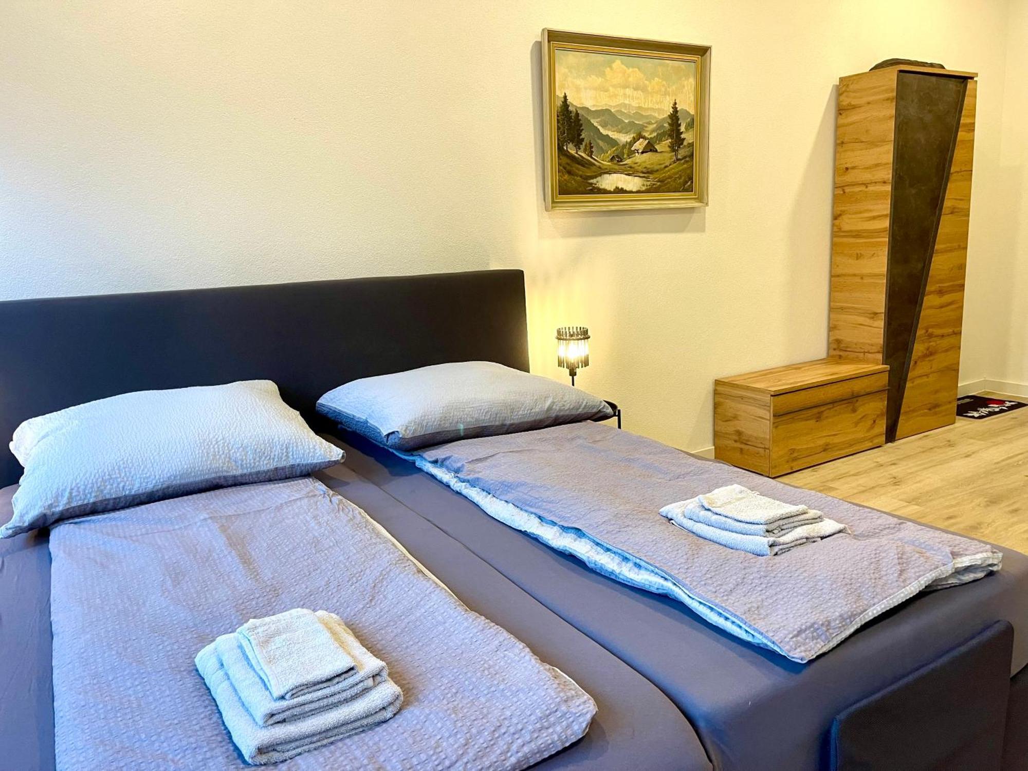 Neu Schwarzwald Zimmer Am Schloessle Goldstadt Pforzheim Kültér fotó