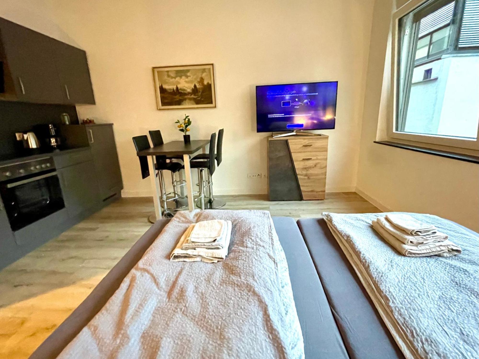 Neu Schwarzwald Zimmer Am Schloessle Goldstadt Pforzheim Kültér fotó