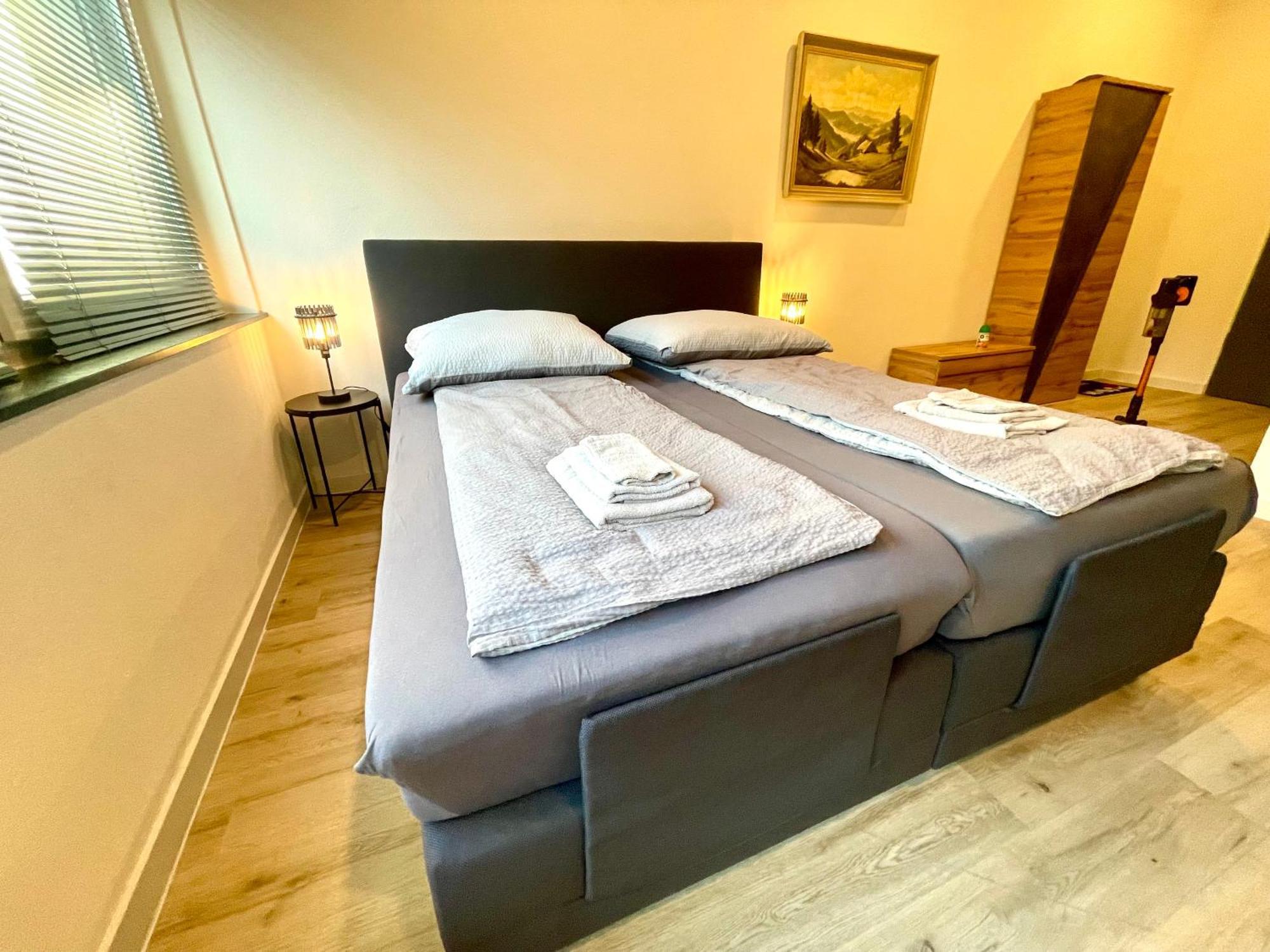 Neu Schwarzwald Zimmer Am Schloessle Goldstadt Pforzheim Kültér fotó
