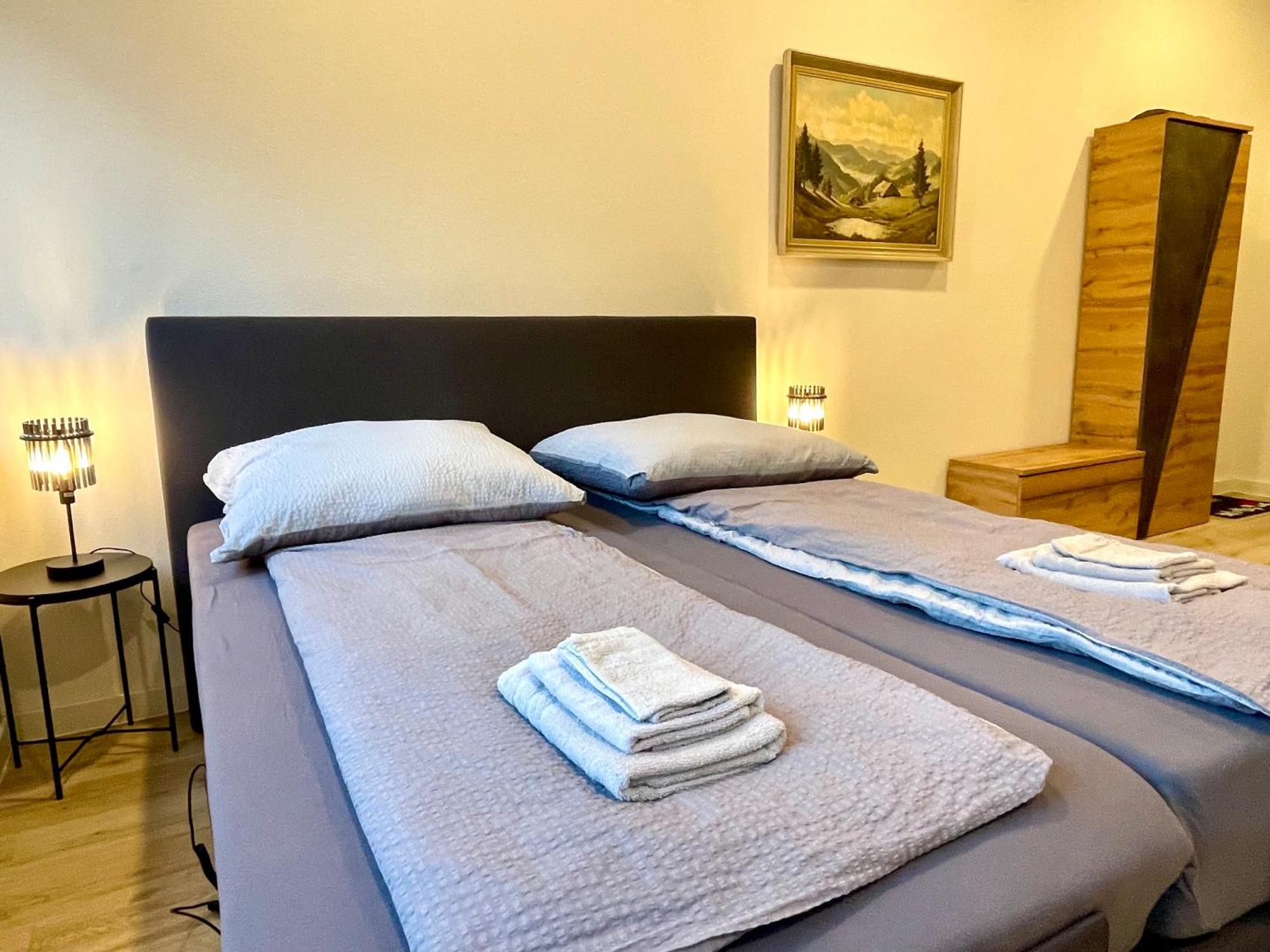 Neu Schwarzwald Zimmer Am Schloessle Goldstadt Pforzheim Kültér fotó