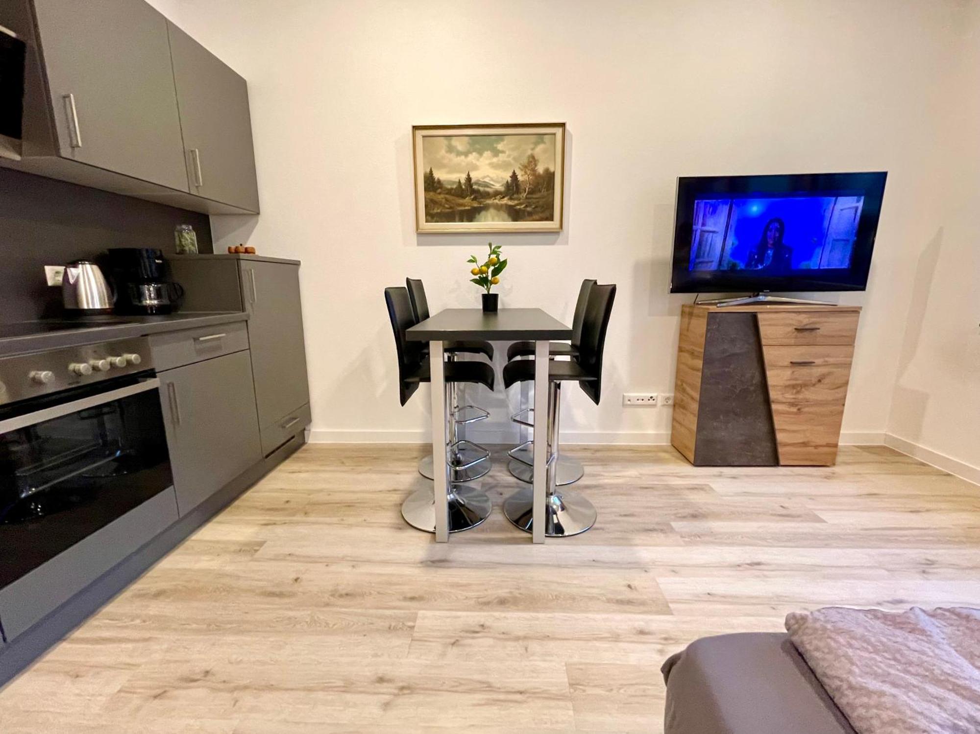 Neu Schwarzwald Zimmer Am Schloessle Goldstadt Pforzheim Kültér fotó