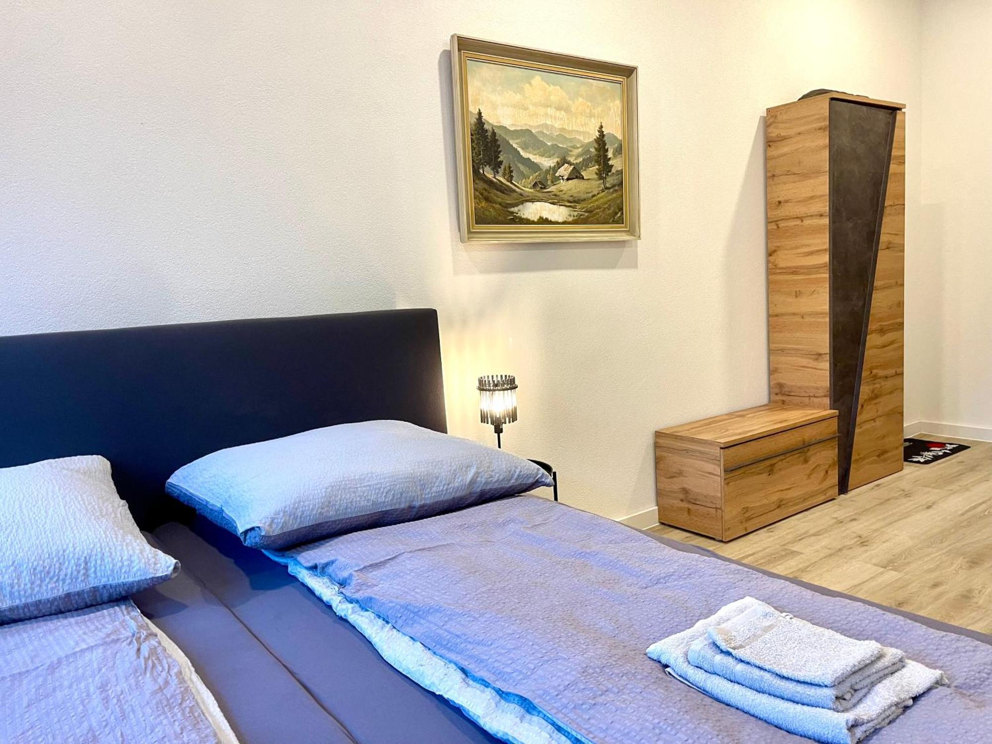 Neu Schwarzwald Zimmer Am Schloessle Goldstadt Pforzheim Kültér fotó